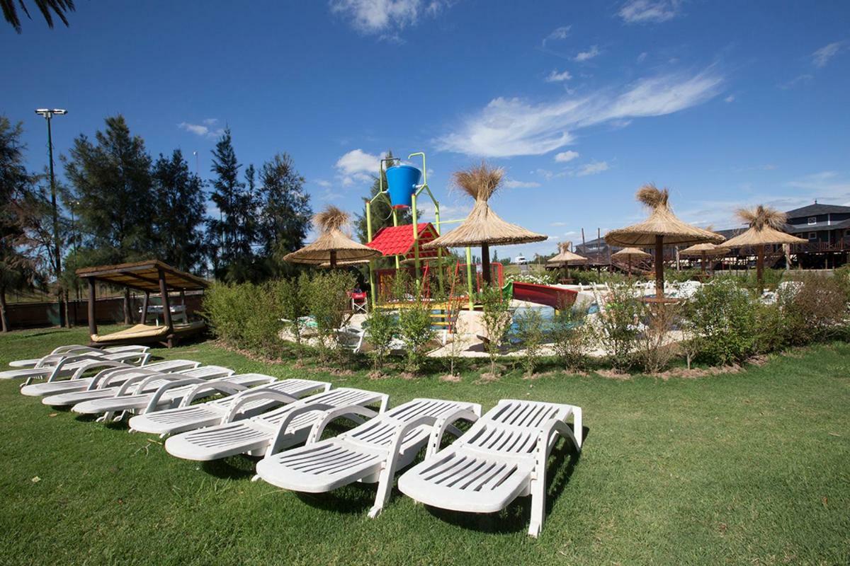 Howard Johnson Marinas & Resort San Pedro  Esterno foto